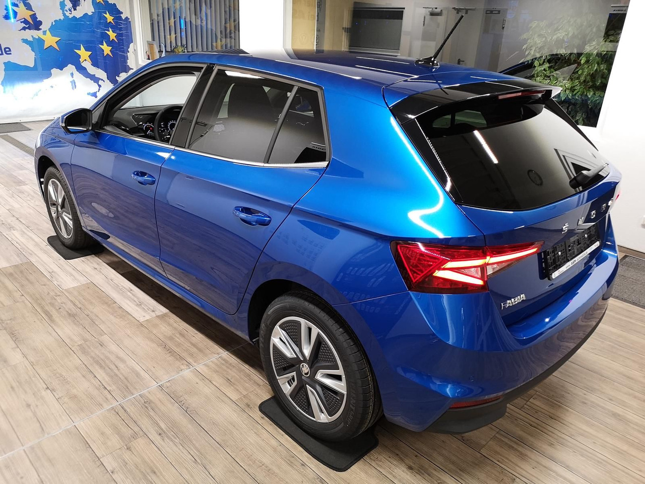 Skoda Fabia Style 1,0TSI 81 kW+R-KAM+2xPDC+LED+DAB+SHZ - Limuzina: slika Skoda Fabia Style 1,0TSI 81 kW+R-KAM+2xPDC+LED+DAB+SHZ - Limuzina Skoda Fabia Style 1,0TSI 81 kW+R-KAM+2xPDC+LED+DAB+SHZ - Limuzina: slika Skoda Fabia Style 1,0TSI 81 kW+R-KAM+2xPDC+LED+DAB+SHZ - Limuzina