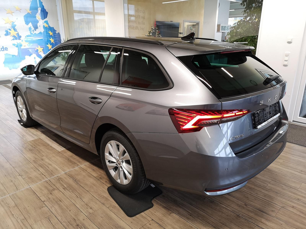 Skoda Octavia Combi Selection DSG*R-KAM*LED*DAB*2xPDC* - Automobil: slika Skoda Octavia Combi Selection DSG*R-KAM*LED*DAB*2xPDC* - Automobil Skoda Octavia Combi Selection DSG*R-KAM*LED*DAB*2xPDC* - Automobil: slika Skoda Octavia Combi Selection DSG*R-KAM*LED*DAB*2xPDC* - Automobil