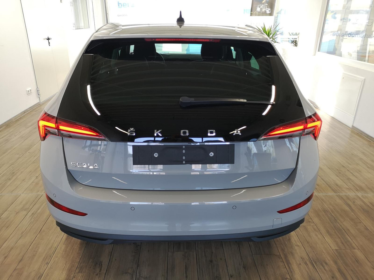 Skoda Scala Ambition 1,0 TSI 81 kW*NAVI*LED*R-KAM*PDC* - Limuzina: slika Skoda Scala Ambition 1,0 TSI 81 kW*NAVI*LED*R-KAM*PDC* - Limuzina Skoda Scala Ambition 1,0 TSI 81 kW*NAVI*LED*R-KAM*PDC* - Limuzina: slika Skoda Scala Ambition 1,0 TSI 81 kW*NAVI*LED*R-KAM*PDC* - Limuzina
