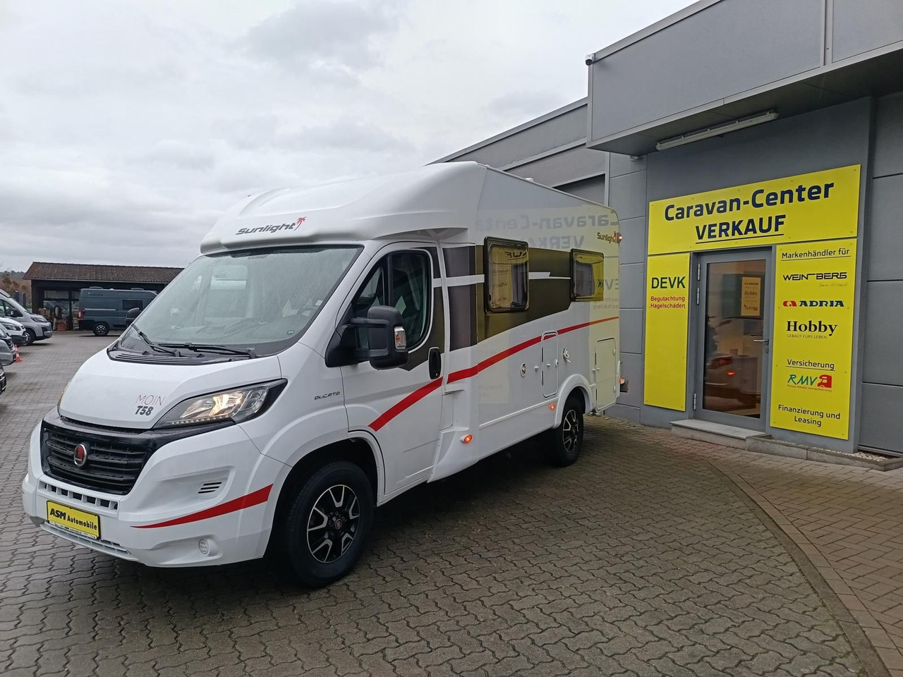 Sunlight T 58*MARKISE*SOLAR*SAT*TV*ROLLER TRÄGER - Poluintegrirani kamper: slika Sunlight T 58*MARKISE*SOLAR*SAT*TV*ROLLER TRÄGER - Poluintegrirani kamper Sunlight T 58*MARKISE*SOLAR*SAT*TV*ROLLER TRÄGER - Poluintegrirani kamper: slika Sunlight T 58*MARKISE*SOLAR*SAT*TV*ROLLER TRÄGER - Poluintegrirani kamper