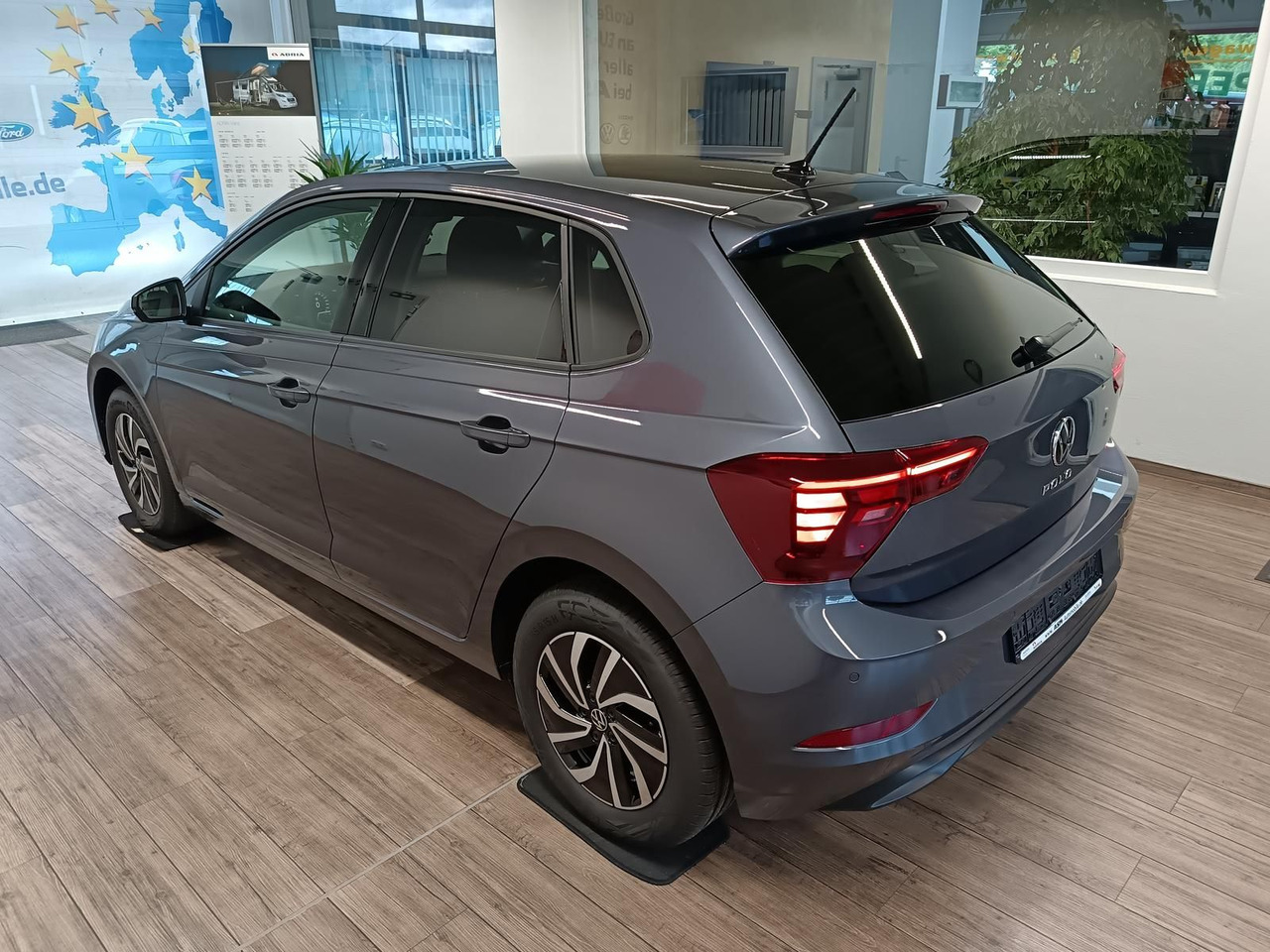 Volkswagen Polo Life 1.0 TSI 70 kW*LED*R-KAM*TEMP*PDC*SHZ* - Automobil: slika Volkswagen Polo Life 1.0 TSI 70 kW*LED*R-KAM*TEMP*PDC*SHZ* - Automobil Volkswagen Polo Life 1.0 TSI 70 kW*LED*R-KAM*TEMP*PDC*SHZ* - Automobil: slika Volkswagen Polo Life 1.0 TSI 70 kW*LED*R-KAM*TEMP*PDC*SHZ* - Automobil