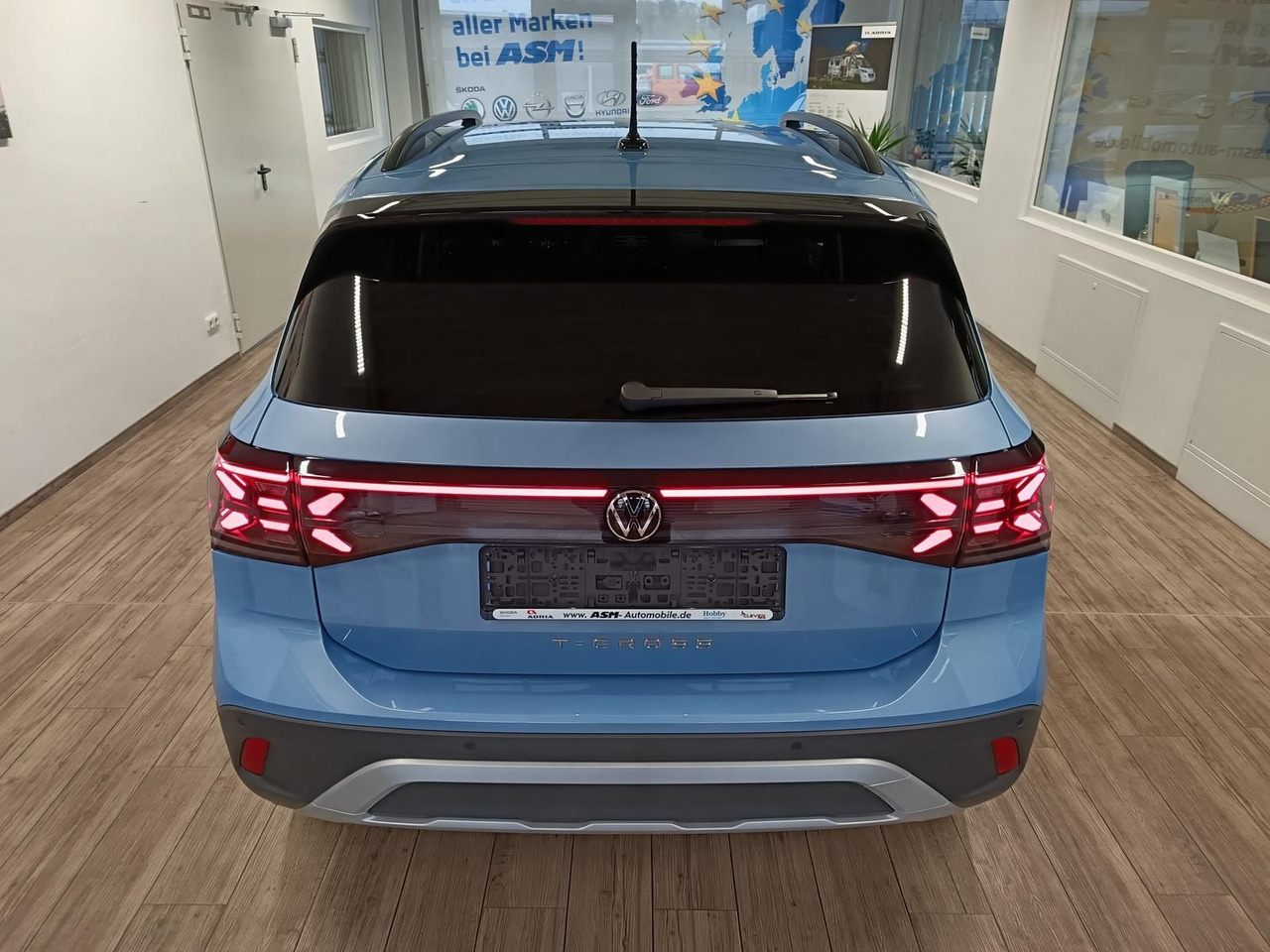 Volkswagen T-Cross Life 1.5 TSI DSG*AHK*MATRIX LED*ACC*SHZ* - SUV: slika Volkswagen T-Cross Life 1.5 TSI DSG*AHK*MATRIX LED*ACC*SHZ* - SUV Volkswagen T-Cross Life 1.5 TSI DSG*AHK*MATRIX LED*ACC*SHZ* - SUV: slika Volkswagen T-Cross Life 1.5 TSI DSG*AHK*MATRIX LED*ACC*SHZ* - SUV