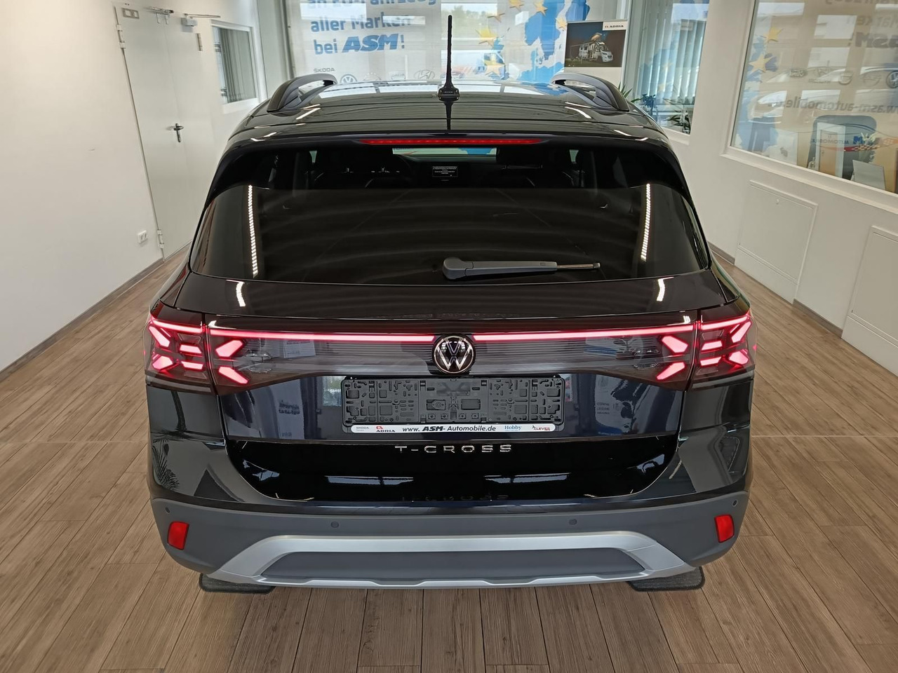 Volkswagen T-Cross Life 1.5 TSI DSG*AHK*MATRIX LED*ACC*SHZ* - SUV: slika Volkswagen T-Cross Life 1.5 TSI DSG*AHK*MATRIX LED*ACC*SHZ* - SUV Volkswagen T-Cross Life 1.5 TSI DSG*AHK*MATRIX LED*ACC*SHZ* - SUV: slika Volkswagen T-Cross Life 1.5 TSI DSG*AHK*MATRIX LED*ACC*SHZ* - SUV