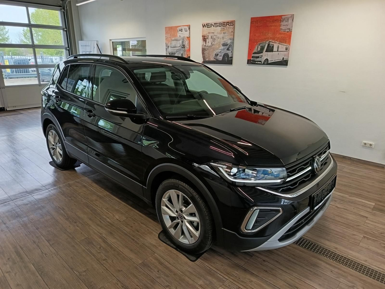 Volkswagen T-Cross Life 1.5 TSI DSG*AHK*MATRIX LED*ACC*SHZ* - SUV: slika Volkswagen T-Cross Life 1.5 TSI DSG*AHK*MATRIX LED*ACC*SHZ* - SUV Volkswagen T-Cross Life 1.5 TSI DSG*AHK*MATRIX LED*ACC*SHZ* - SUV: slika Volkswagen T-Cross Life 1.5 TSI DSG*AHK*MATRIX LED*ACC*SHZ* - SUV