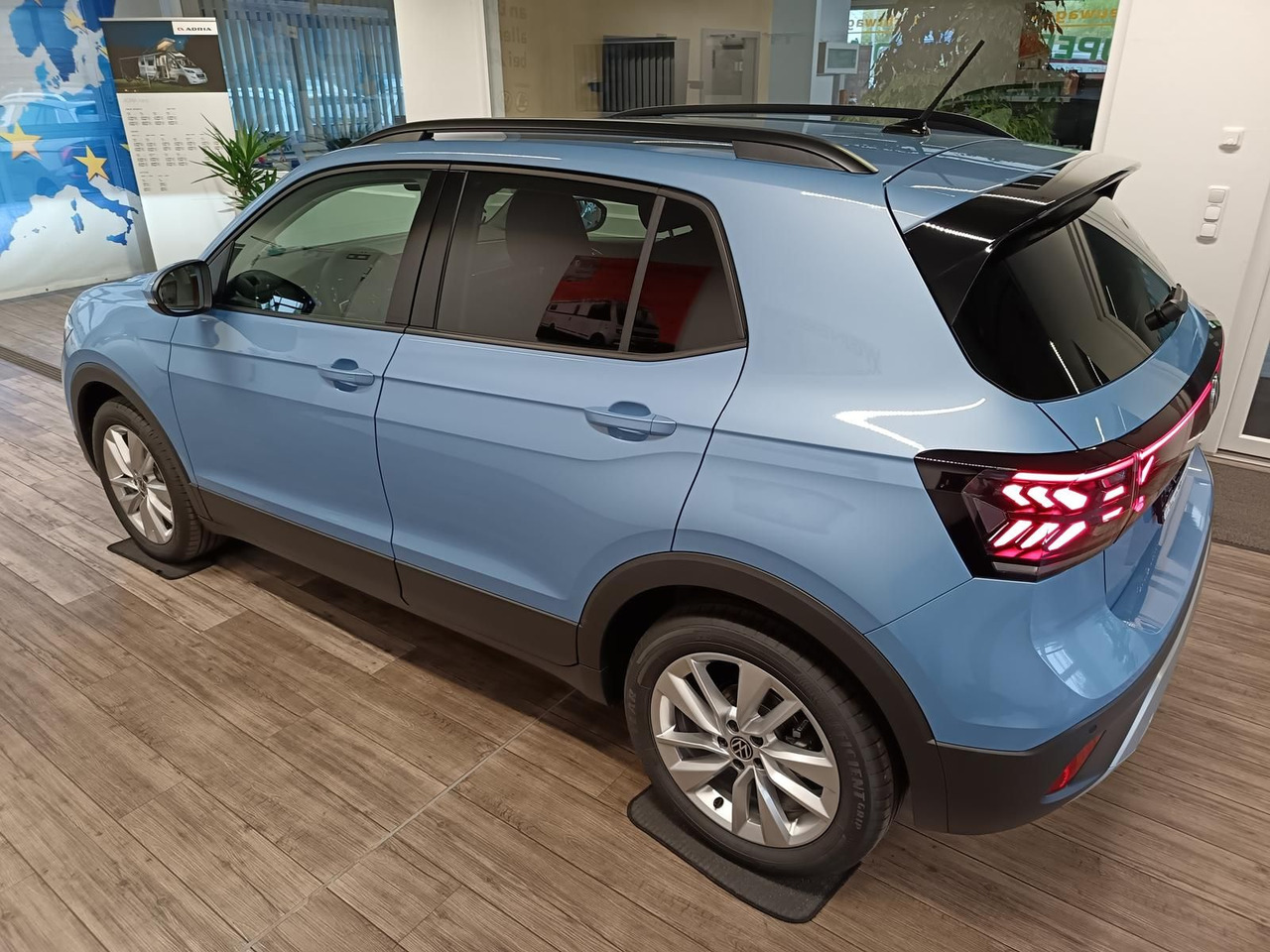Volkswagen T-Cross Life 1.5 TSI DSG*AHK*MATRIX LED*ACC*SHZ* - SUV: slika Volkswagen T-Cross Life 1.5 TSI DSG*AHK*MATRIX LED*ACC*SHZ* - SUV Volkswagen T-Cross Life 1.5 TSI DSG*AHK*MATRIX LED*ACC*SHZ* - SUV: slika Volkswagen T-Cross Life 1.5 TSI DSG*AHK*MATRIX LED*ACC*SHZ* - SUV