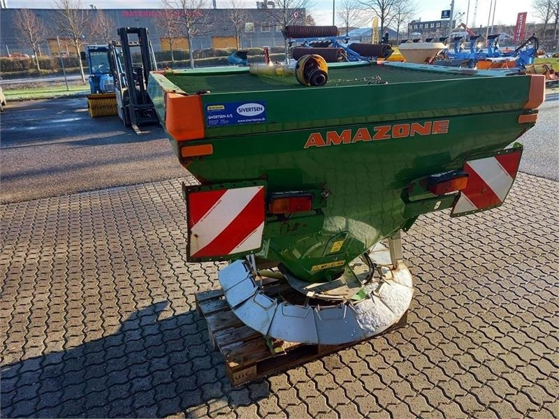 Amazone E+S 750 - Posipač pijeska/ Soli za Namjenska/ Posebna vozila: slika Amazone E+S 750 - Posipač pijeska/ Soli za Namjenska/ Posebna vozila Amazone E+S 750 - Posipač pijeska/ Soli za Namjenska/ Posebna vozila: slika Amazone E+S 750 - Posipač pijeska/ Soli za Namjenska/ Posebna vozila