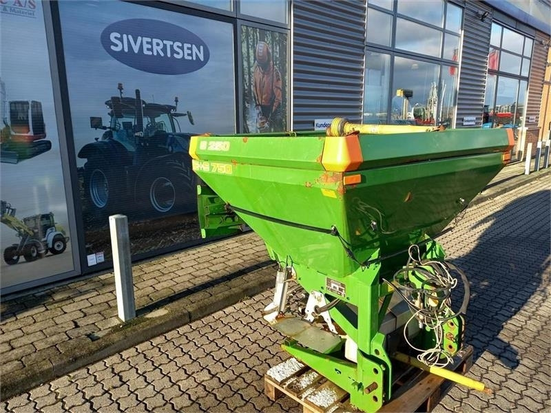 Amazone E+S 750 - Posipač pijeska/ Soli za Namjenska/ Posebna vozila: slika Amazone E+S 750 - Posipač pijeska/ Soli za Namjenska/ Posebna vozila Amazone E+S 750 - Posipač pijeska/ Soli za Namjenska/ Posebna vozila: slika Amazone E+S 750 - Posipač pijeska/ Soli za Namjenska/ Posebna vozila