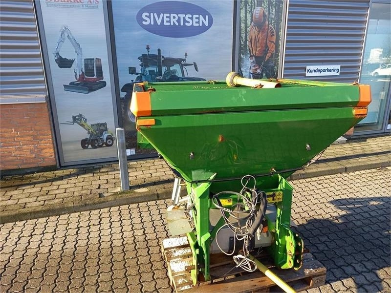 Amazone E+S 750 - Posipač pijeska/ Soli za Namjenska/ Posebna vozila: slika Amazone E+S 750 - Posipač pijeska/ Soli za Namjenska/ Posebna vozila Amazone E+S 750 - Posipač pijeska/ Soli za Namjenska/ Posebna vozila: slika Amazone E+S 750 - Posipač pijeska/ Soli za Namjenska/ Posebna vozila