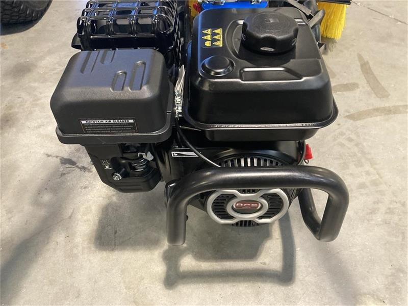 BCS 706 inkl. 80 cm fejemaskine - Općinski traktor: slika BCS 706 inkl. 80 cm fejemaskine - Općinski traktor BCS 706 inkl. 80 cm fejemaskine - Općinski traktor: slika BCS 706 inkl. 80 cm fejemaskine - Općinski traktor