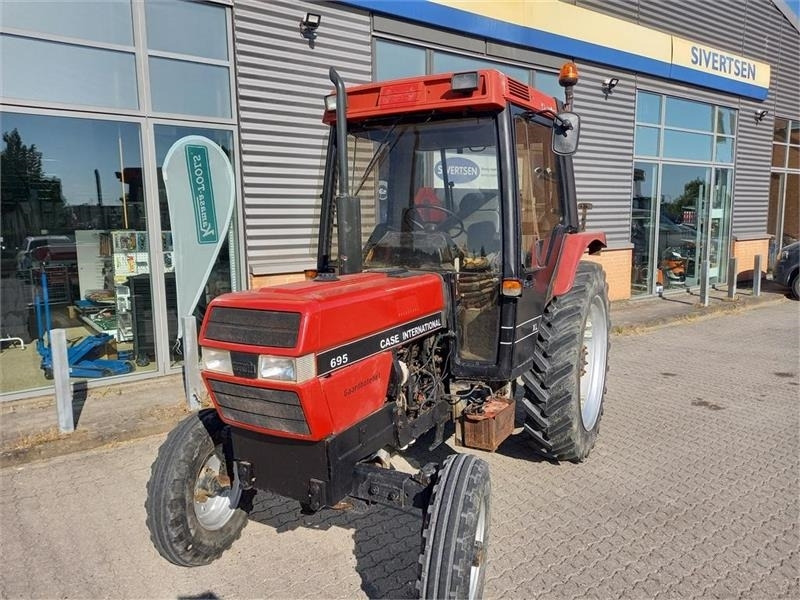 Case IH 695 XL - Traktor: slika Case IH 695 XL - Traktor Case IH 695 XL - Traktor: slika Case IH 695 XL - Traktor