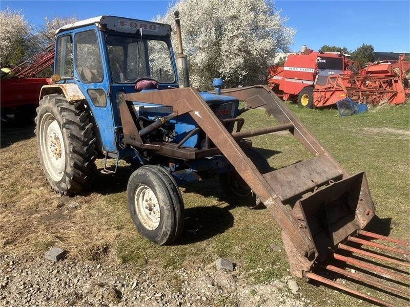 Ford 4000 Med frontlæsser  - Traktor: slika Ford 4000 Med frontlæsser  - Traktor Ford 4000 Med frontlæsser  - Traktor: slika Ford 4000 Med frontlæsser  - Traktor