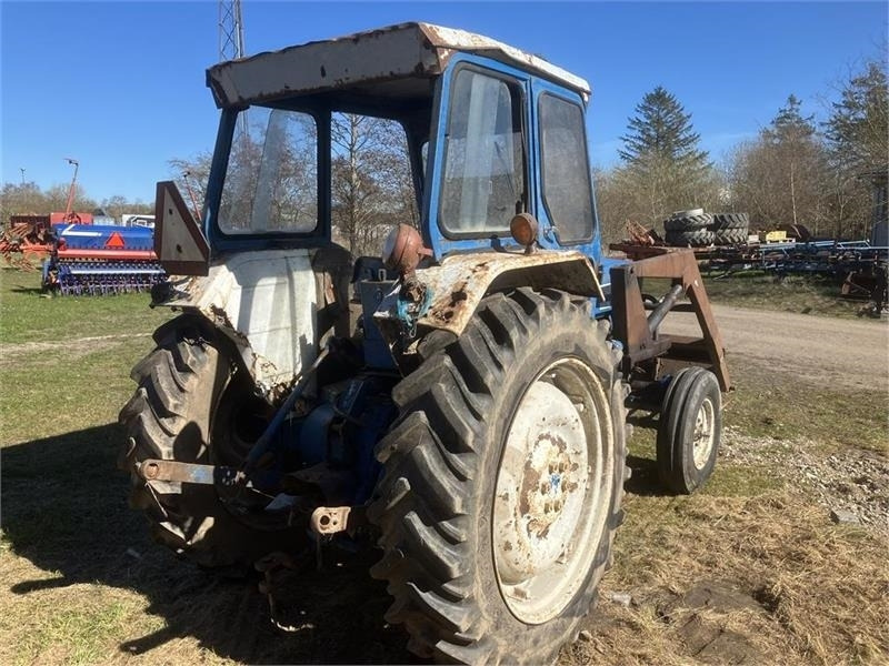 Ford 4000 Med frontlæsser  - Traktor: slika Ford 4000 Med frontlæsser  - Traktor Ford 4000 Med frontlæsser  - Traktor: slika Ford 4000 Med frontlæsser  - Traktor