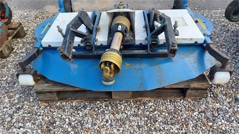 GMR Stensballe TM1500B - Vrtna kosilica: slika GMR Stensballe TM1500B - Vrtna kosilica GMR Stensballe TM1500B - Vrtna kosilica: slika GMR Stensballe TM1500B - Vrtna kosilica
