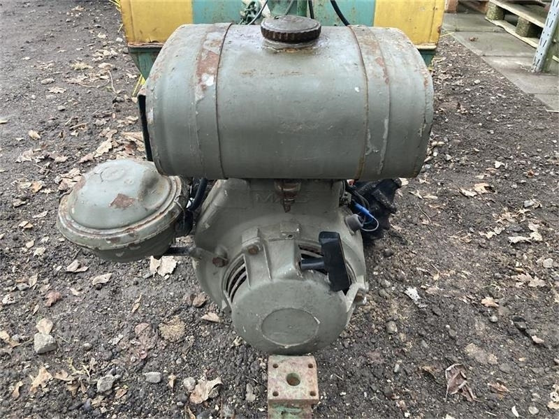 Irus U1200 med 120 cm fejemaskine  - Pometač podova: slika Irus U1200 med 120 cm fejemaskine  - Pometač podova Irus U1200 med 120 cm fejemaskine  - Pometač podova: slika Irus U1200 med 120 cm fejemaskine  - Pometač podova