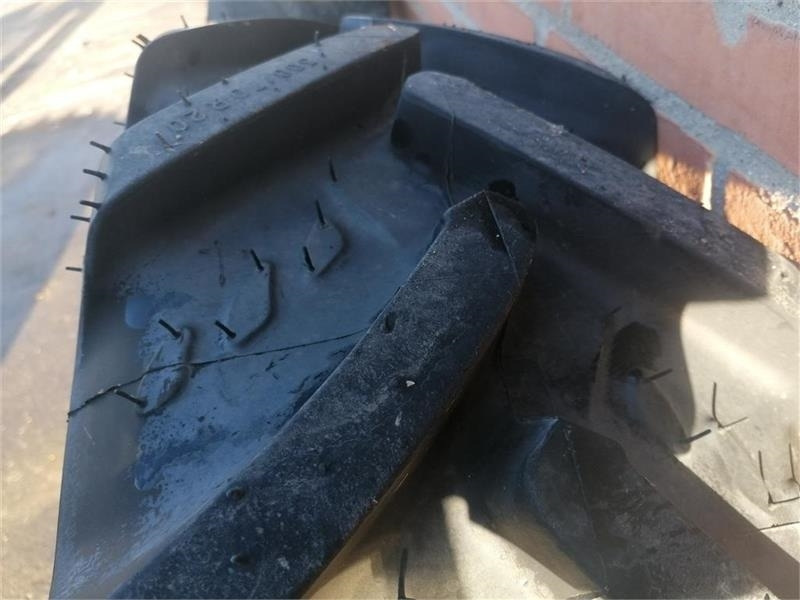 Kleber 300/70R20 - Guma za Namjenska/ Posebna vozila: slika Kleber 300/70R20 - Guma za Namjenska/ Posebna vozila Kleber 300/70R20 - Guma za Namjenska/ Posebna vozila: slika Kleber 300/70R20 - Guma za Namjenska/ Posebna vozila