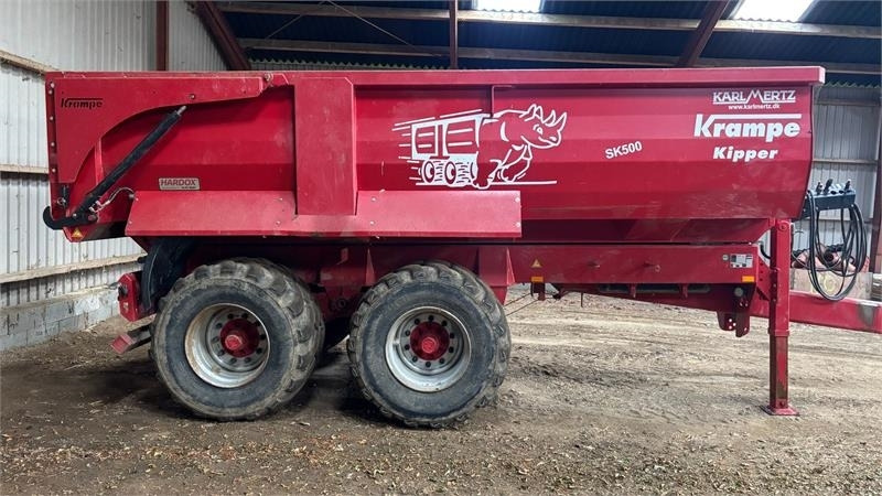 Krampe SK 550 Entreprenørvogn med Hardox kasse SK 500 - Nagibna prikolica za poljoprivredna gospodarstva/ Istovarivač: slika Krampe SK 550 Entreprenørvogn med Hardox kasse SK 500 - Nagibna prikolica za poljoprivredna gospodarstva/ Istovarivač Krampe SK 550 Entreprenørvogn med Hardox kasse SK 500 - Nagibna prikolica za poljoprivredna gospodarstva/ Istovarivač: slika Krampe SK 550 Entreprenørvogn med Hardox kasse SK 500 - Nagibna prikolica za poljoprivredna gospodarstva/ Istovarivač