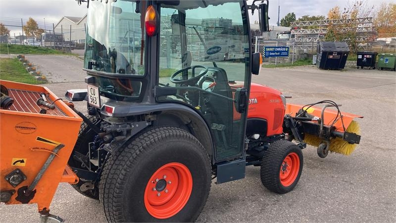 Kubota ST341 inkl. 150 cm kost og udlægger - Općinski traktor: slika Kubota ST341 inkl. 150 cm kost og udlægger - Općinski traktor Kubota ST341 inkl. 150 cm kost og udlægger - Općinski traktor: slika Kubota ST341 inkl. 150 cm kost og udlægger - Općinski traktor