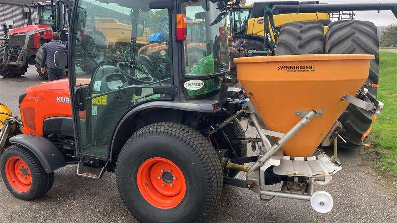 Kubota STW37 Kompakttraktor - Općinski traktor: slika Kubota STW37 Kompakttraktor - Općinski traktor Kubota STW37 Kompakttraktor - Općinski traktor: slika Kubota STW37 Kompakttraktor - Općinski traktor