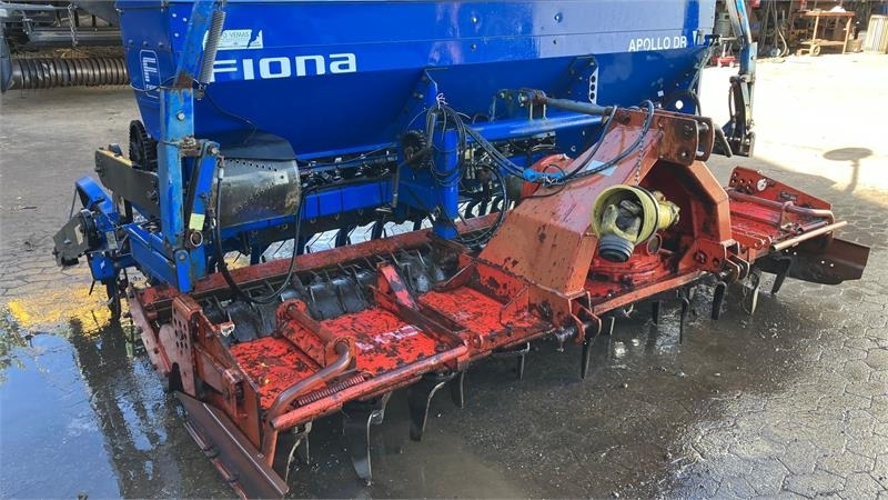 Kuhn HR 3001 M med Fiona Apollo - Kombajn i sijačica: slika Kuhn HR 3001 M med Fiona Apollo - Kombajn i sijačica Kuhn HR 3001 M med Fiona Apollo - Kombajn i sijačica: slika Kuhn HR 3001 M med Fiona Apollo - Kombajn i sijačica