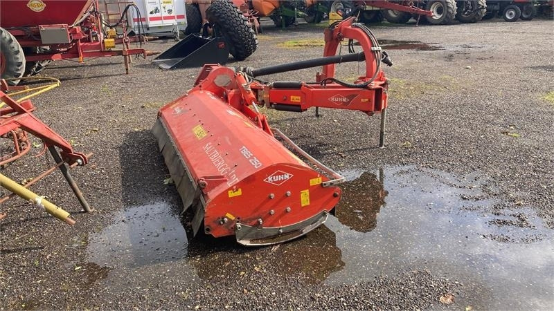 Kuhn TBES 250 Mulchmaskine - Kosilica: slika Kuhn TBES 250 Mulchmaskine - Kosilica Kuhn TBES 250 Mulchmaskine - Kosilica: slika Kuhn TBES 250 Mulchmaskine - Kosilica