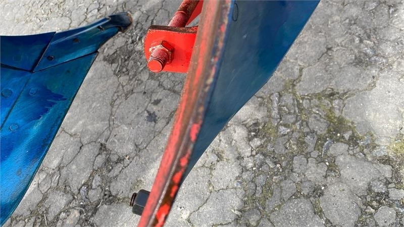 Kverneland 2500S-VARIOMAT - Plug: slika Kverneland 2500S-VARIOMAT - Plug Kverneland 2500S-VARIOMAT - Plug: slika Kverneland 2500S-VARIOMAT - Plug