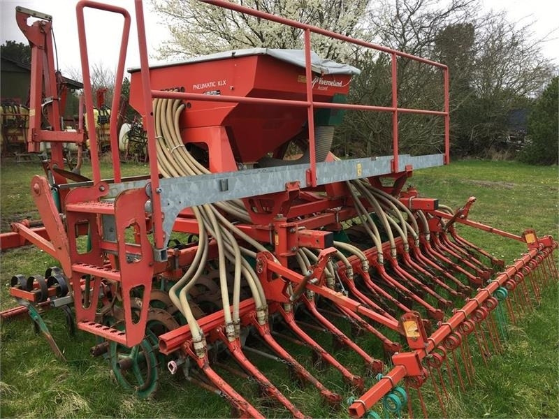 Kverneland KLX 4 meter - Kombajn i sijačica: slika Kverneland KLX 4 meter - Kombajn i sijačica Kverneland KLX 4 meter - Kombajn i sijačica: slika Kverneland KLX 4 meter - Kombajn i sijačica