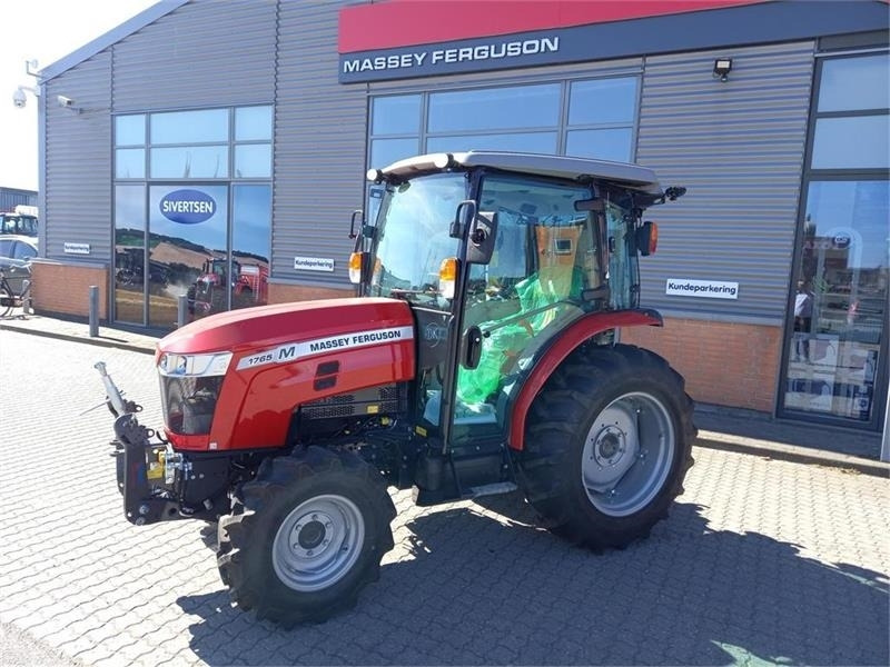 Massey Ferguson 1765 M HC - Općinski traktor: slika Massey Ferguson 1765 M HC - Općinski traktor Massey Ferguson 1765 M HC - Općinski traktor: slika Massey Ferguson 1765 M HC - Općinski traktor