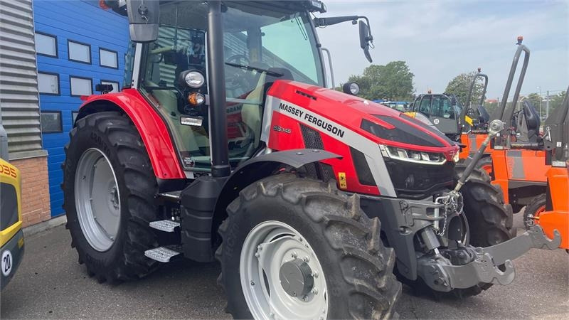 Massey Ferguson 5S.145 Exclusive Dyna-6 Exclusive - Traktor: slika Massey Ferguson 5S.145 Exclusive Dyna-6 Exclusive - Traktor Massey Ferguson 5S.145 Exclusive Dyna-6 Exclusive - Traktor: slika Massey Ferguson 5S.145 Exclusive Dyna-6 Exclusive - Traktor