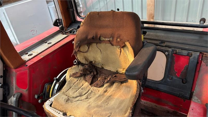 Massey Ferguson 699 - Traktor: slika Massey Ferguson 699 - Traktor Massey Ferguson 699 - Traktor: slika Massey Ferguson 699 - Traktor