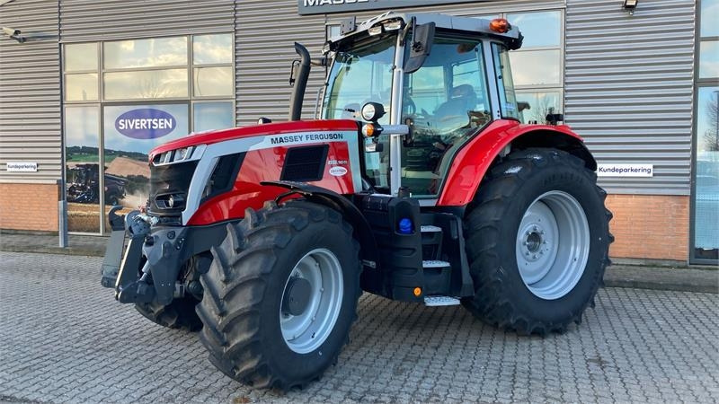Massey Ferguson 6S.165 Dyna 6 Exclusive - Traktor: slika Massey Ferguson 6S.165 Dyna 6 Exclusive - Traktor Massey Ferguson 6S.165 Dyna 6 Exclusive - Traktor: slika Massey Ferguson 6S.165 Dyna 6 Exclusive - Traktor