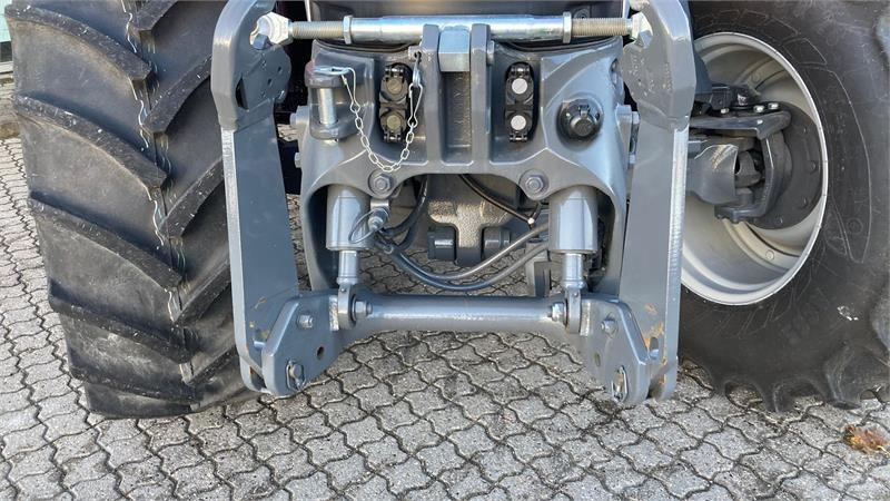 Massey Ferguson 6S.165 Dyna 6 Exclusive - Traktor: slika Massey Ferguson 6S.165 Dyna 6 Exclusive - Traktor Massey Ferguson 6S.165 Dyna 6 Exclusive - Traktor: slika Massey Ferguson 6S.165 Dyna 6 Exclusive - Traktor