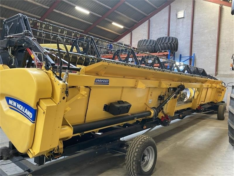 New Holland 35” Varifeed - Priključak za kombajn: slika New Holland 35” Varifeed - Priključak za kombajn New Holland 35” Varifeed - Priključak za kombajn: slika New Holland 35” Varifeed - Priključak za kombajn