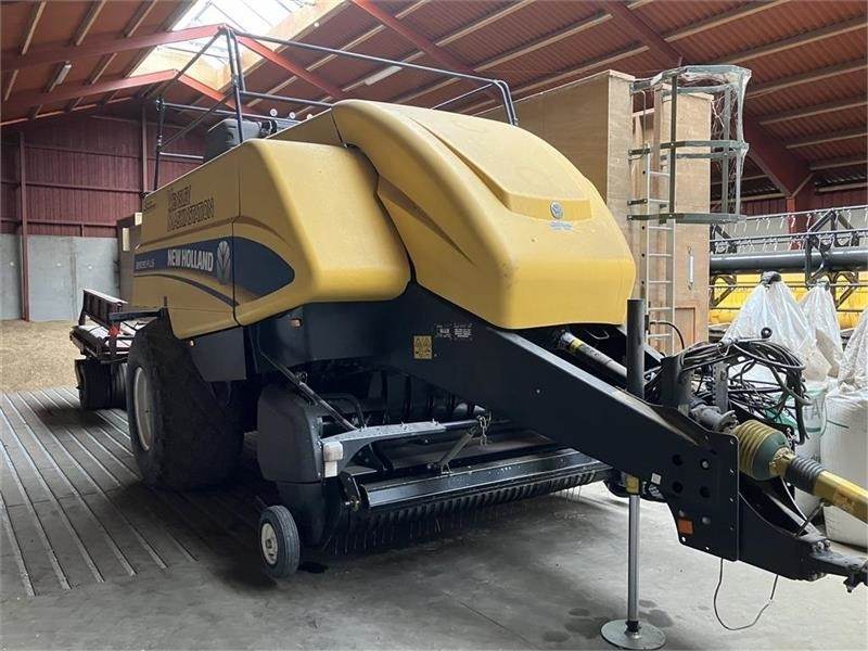 New Holland BB9090 PLUS med Parkland 325 vogn - Kvadratna balirka: slika New Holland BB9090 PLUS med Parkland 325 vogn - Kvadratna balirka New Holland BB9090 PLUS med Parkland 325 vogn - Kvadratna balirka: slika New Holland BB9090 PLUS med Parkland 325 vogn - Kvadratna balirka