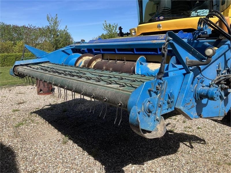 Kombajn za žetvu New Holland CX 8080 SLH: slika Kombajn za žetvu New Holland CX 8080 SLH