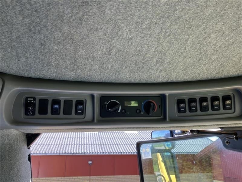 Kombajn za žetvu New Holland CX 8080 SLH: slika Kombajn za žetvu New Holland CX 8080 SLH