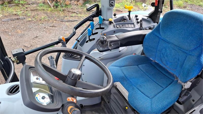 Traktor New Holland T5.115 EC: slika Traktor New Holland T5.115 EC