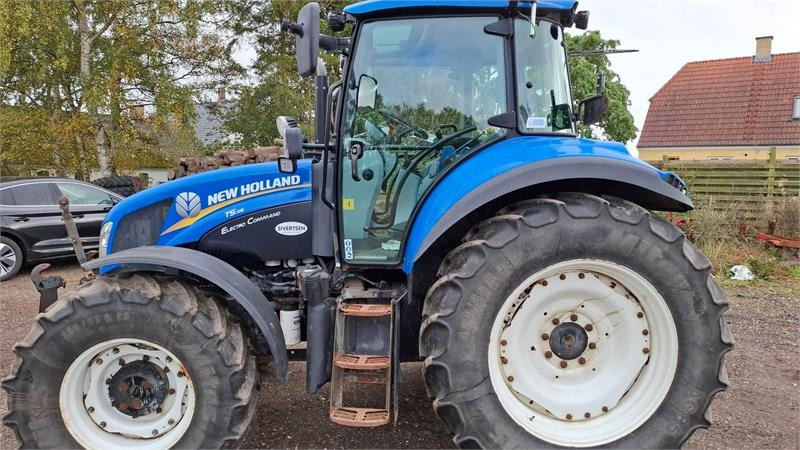 New Holland T5.115 EC - Traktor: slika New Holland T5.115 EC - Traktor New Holland T5.115 EC - Traktor: slika New Holland T5.115 EC - Traktor