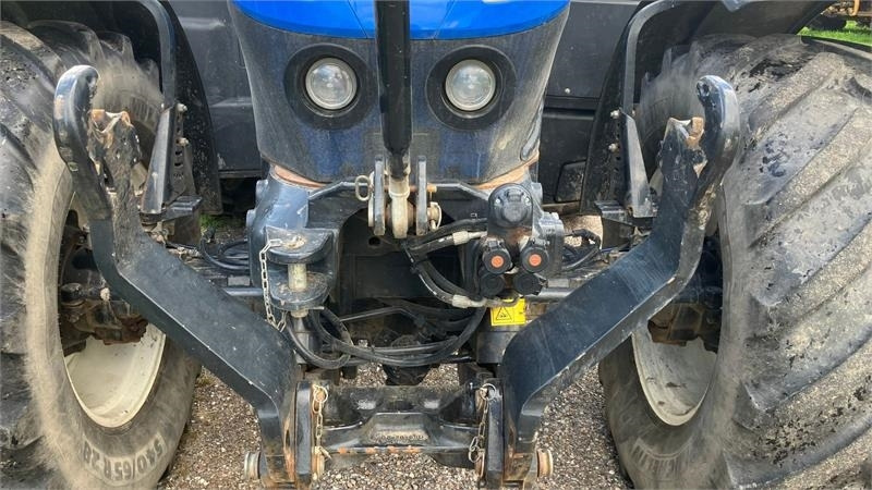 New Holland T7.175 Auto Command - Traktor: slika New Holland T7.175 Auto Command - Traktor New Holland T7.175 Auto Command - Traktor: slika New Holland T7.175 Auto Command - Traktor