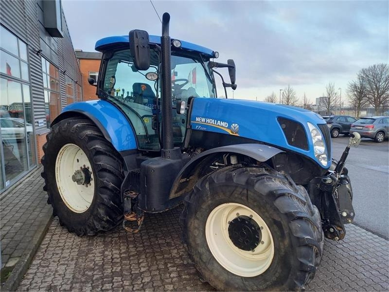 New Holland T7.220 - Traktor: slika New Holland T7.220 - Traktor New Holland T7.220 - Traktor: slika New Holland T7.220 - Traktor