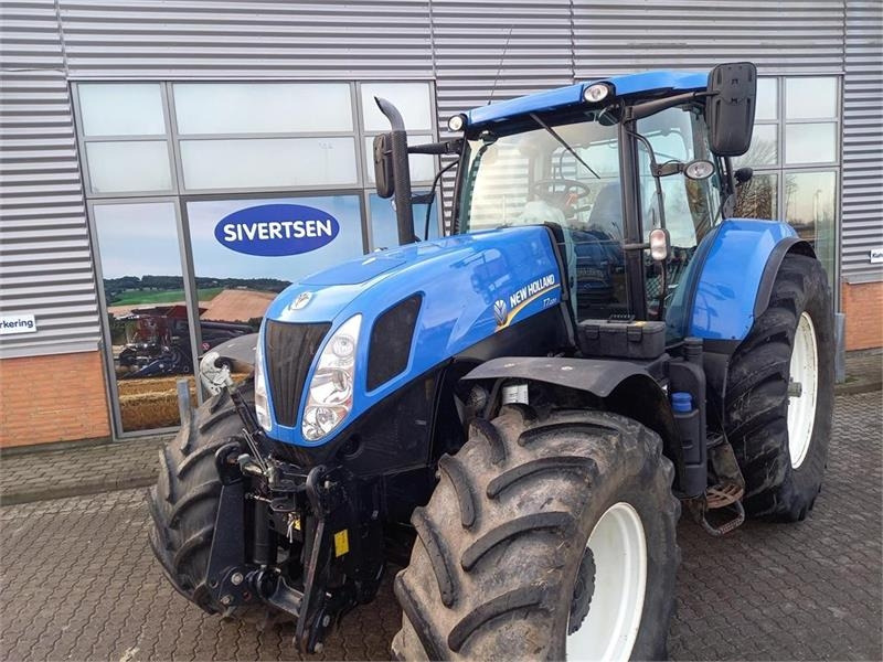 New Holland T7.220 - Traktor: slika New Holland T7.220 - Traktor New Holland T7.220 - Traktor: slika New Holland T7.220 - Traktor