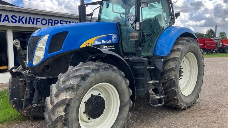 New Holland T7030 - Traktor: slika New Holland T7030 - Traktor New Holland T7030 - Traktor: slika New Holland T7030 - Traktor