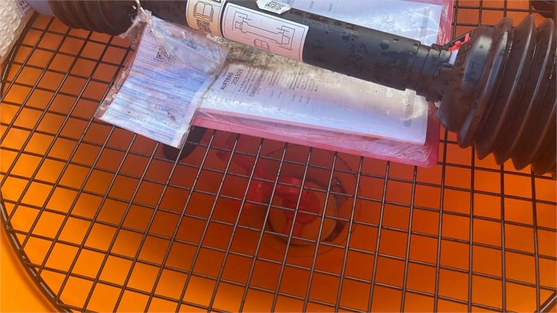 Rauch SA 360 PTO - Posipač pijeska/ Soli za Namjenska/ Posebna vozila: slika Rauch SA 360 PTO - Posipač pijeska/ Soli za Namjenska/ Posebna vozila Rauch SA 360 PTO - Posipač pijeska/ Soli za Namjenska/ Posebna vozila: slika Rauch SA 360 PTO - Posipač pijeska/ Soli za Namjenska/ Posebna vozila