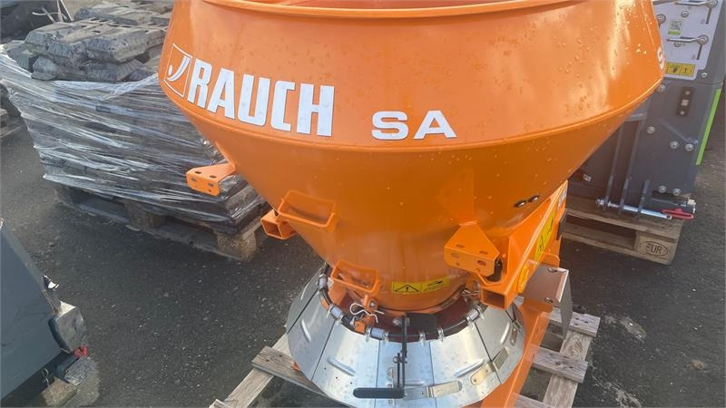 Rauch SA 360 PTO - Posipač pijeska/ Soli za Namjenska/ Posebna vozila: slika Rauch SA 360 PTO - Posipač pijeska/ Soli za Namjenska/ Posebna vozila Rauch SA 360 PTO - Posipač pijeska/ Soli za Namjenska/ Posebna vozila: slika Rauch SA 360 PTO - Posipač pijeska/ Soli za Namjenska/ Posebna vozila