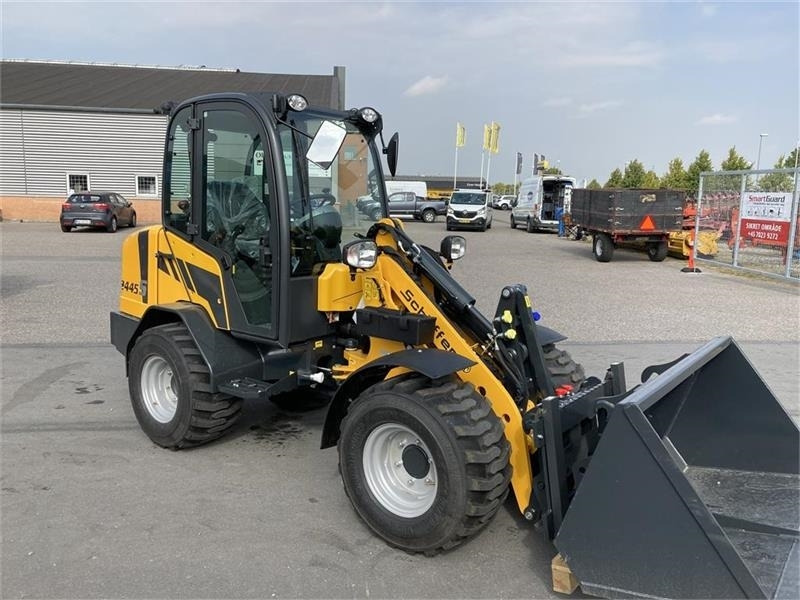 Schäffer 2445S Kabine - Zglobni utovarivač: slika Schäffer 2445S Kabine - Zglobni utovarivač Schäffer 2445S Kabine - Zglobni utovarivač: slika Schäffer 2445S Kabine - Zglobni utovarivač