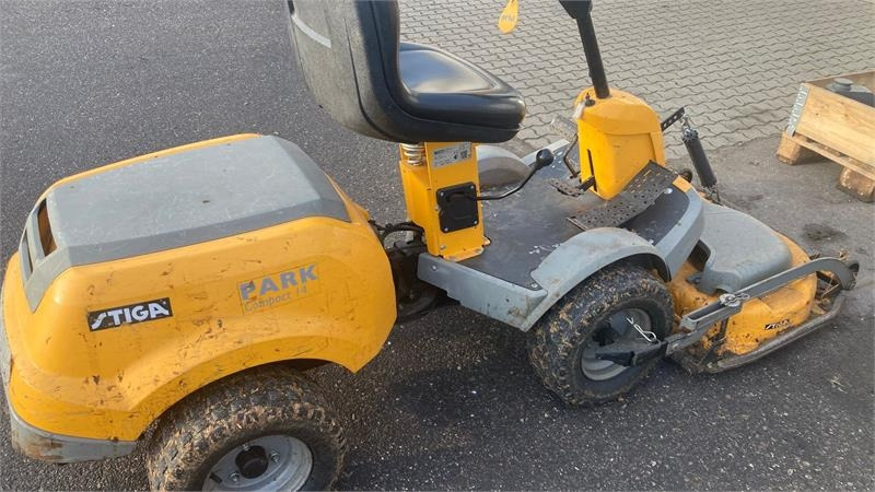 Stiga PARK COMPACT 14 HST 95 Combi - Vrtna kosilica: slika Stiga PARK COMPACT 14 HST 95 Combi - Vrtna kosilica Stiga PARK COMPACT 14 HST 95 Combi - Vrtna kosilica: slika Stiga PARK COMPACT 14 HST 95 Combi - Vrtna kosilica