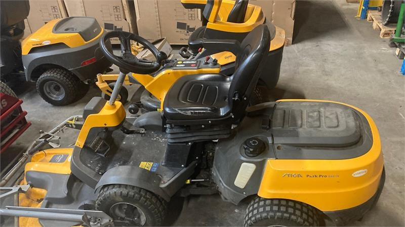 Stiga Park Pro 540IX 4WD 125 Combi Pro el. - Vrtna kosilica: slika Stiga Park Pro 540IX 4WD 125 Combi Pro el. - Vrtna kosilica Stiga Park Pro 540IX 4WD 125 Combi Pro el. - Vrtna kosilica: slika Stiga Park Pro 540IX 4WD 125 Combi Pro el. - Vrtna kosilica