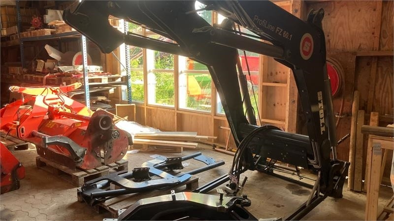 Stoll FZ 60,1 3 ventil og dæmpning Med beslag for NH T7. - Prednji utovarivač za traktor: slika Stoll FZ 60,1 3 ventil og dæmpning Med beslag for NH T7. - Prednji utovarivač za traktor Stoll FZ 60,1 3 ventil og dæmpning Med beslag for NH T7. - Prednji utovarivač za traktor: slika Stoll FZ 60,1 3 ventil og dæmpning Med beslag for NH T7. - Prednji utovarivač za traktor