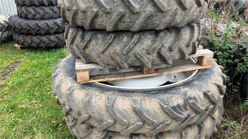 Taurus 270/95R32 - 300/95R46  - Guma za Poljoprivredni strojevi: slika Taurus 270/95R32 - 300/95R46  - Guma za Poljoprivredni strojevi Taurus 270/95R32 - 300/95R46  - Guma za Poljoprivredni strojevi: slika Taurus 270/95R32 - 300/95R46  - Guma za Poljoprivredni strojevi