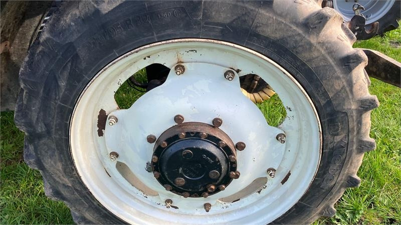 Taurus 270/95R32 - 300/95R46  - Guma za Poljoprivredni strojevi: slika Taurus 270/95R32 - 300/95R46  - Guma za Poljoprivredni strojevi Taurus 270/95R32 - 300/95R46  - Guma za Poljoprivredni strojevi: slika Taurus 270/95R32 - 300/95R46  - Guma za Poljoprivredni strojevi