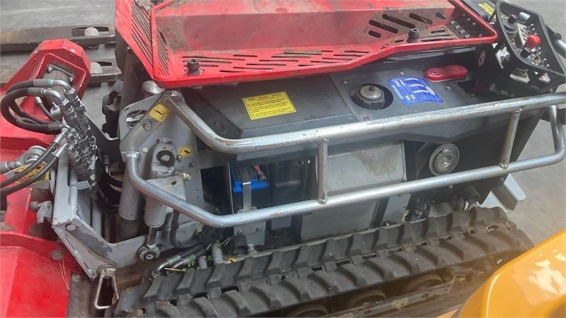 Timan RC-1000 Defekt Motor - Vrtna kosilica: slika Timan RC-1000 Defekt Motor - Vrtna kosilica Timan RC-1000 Defekt Motor - Vrtna kosilica: slika Timan RC-1000 Defekt Motor - Vrtna kosilica